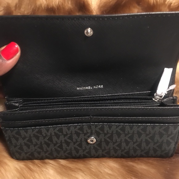 🆕💜Michael Kors Signature Black and Gray Wallet💜 - Picture 2 of 5